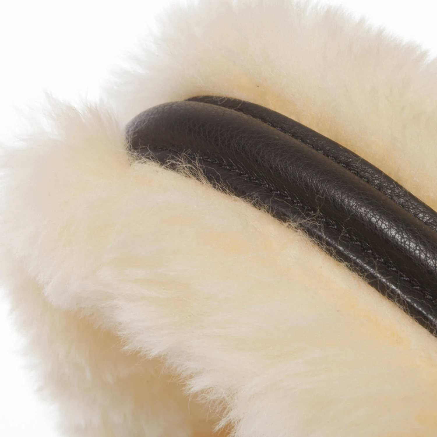 Kavalkade Marvellous Lederhalfter Mit Lammfell – Bild 2