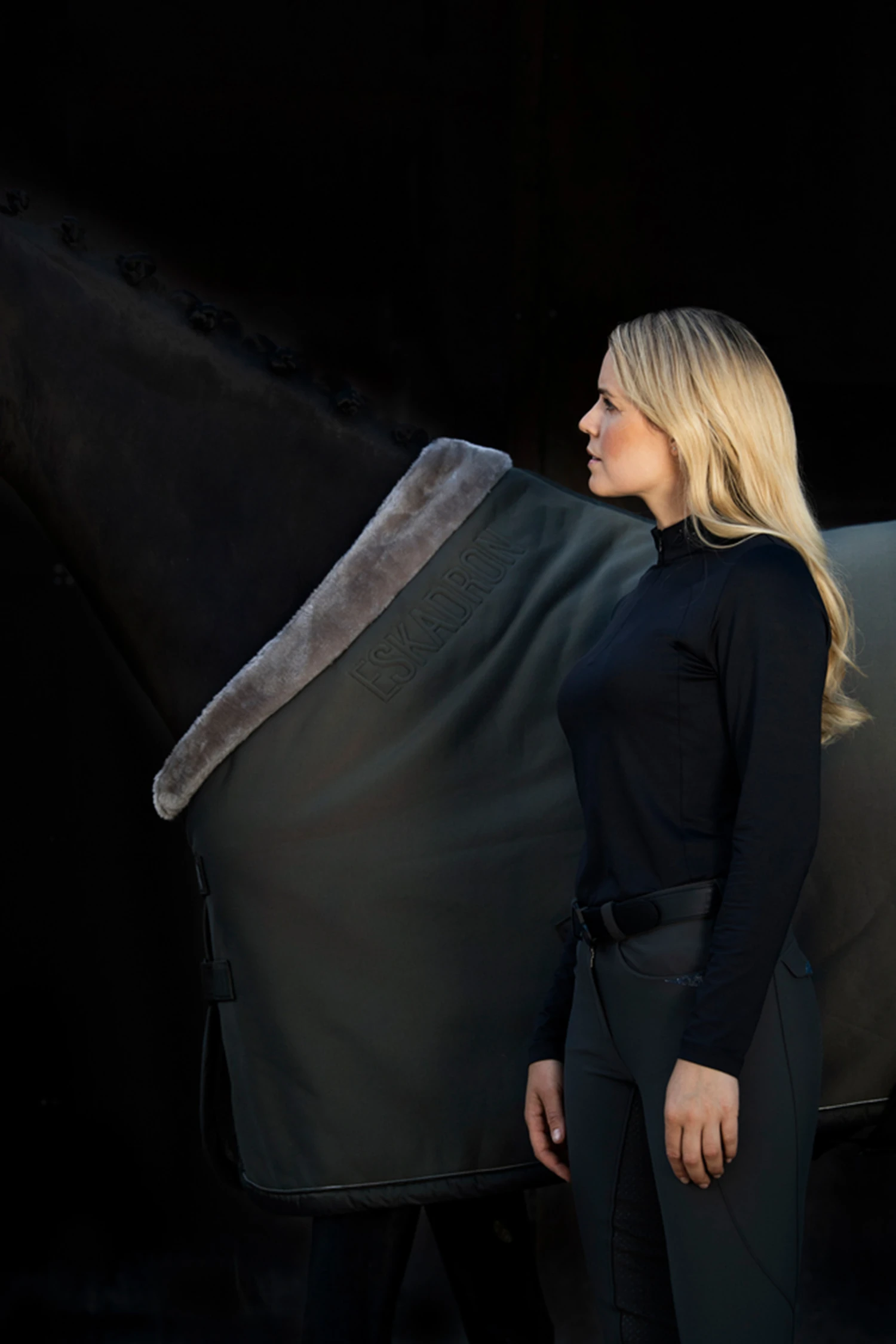 Eskadron Essence 22/23 Jersey FauxFur Abschwitzdecke – Bild 5