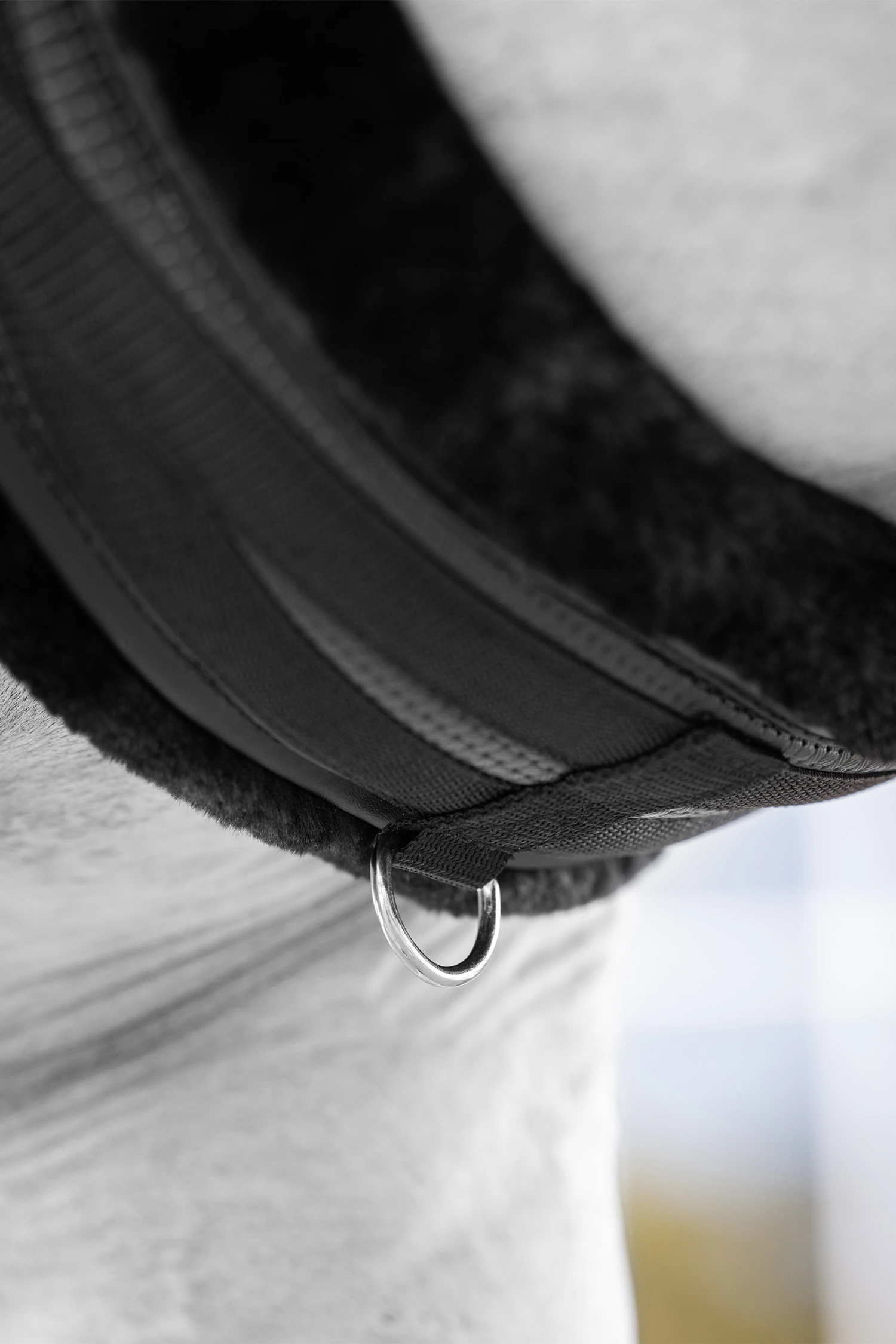 LeMieux Anatomischer Sattelgurt Mit Fleeceüberzug – Bild 8